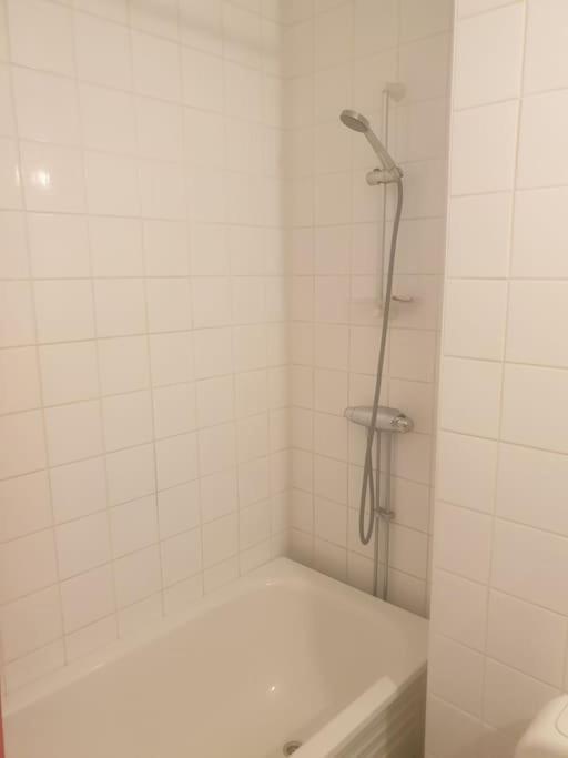 Central Hel Laegenhet. Naera Till Allt. Umeå Esterno foto